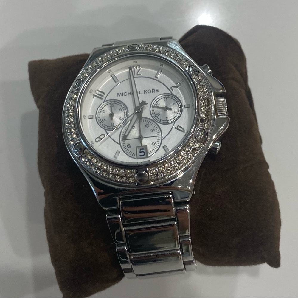 EUC Michael Kors Silver Watch - Picture 4 of 4